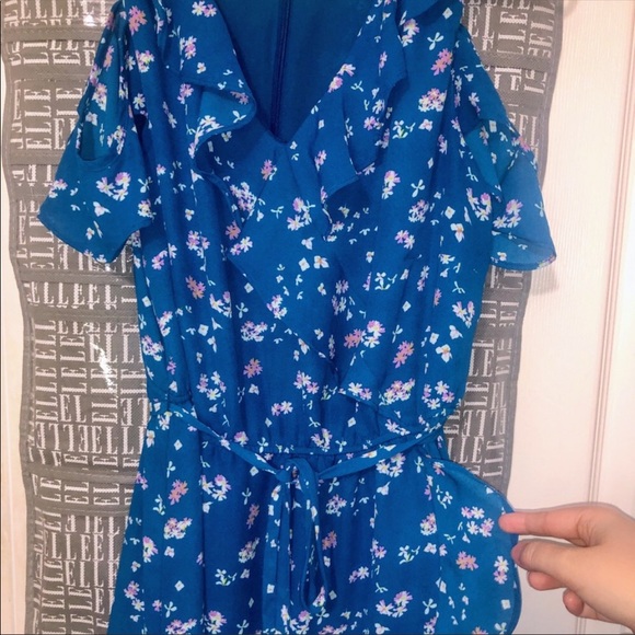 Cold-Shoulder Floral Dress 🌸💙 - Picture 7 of 13